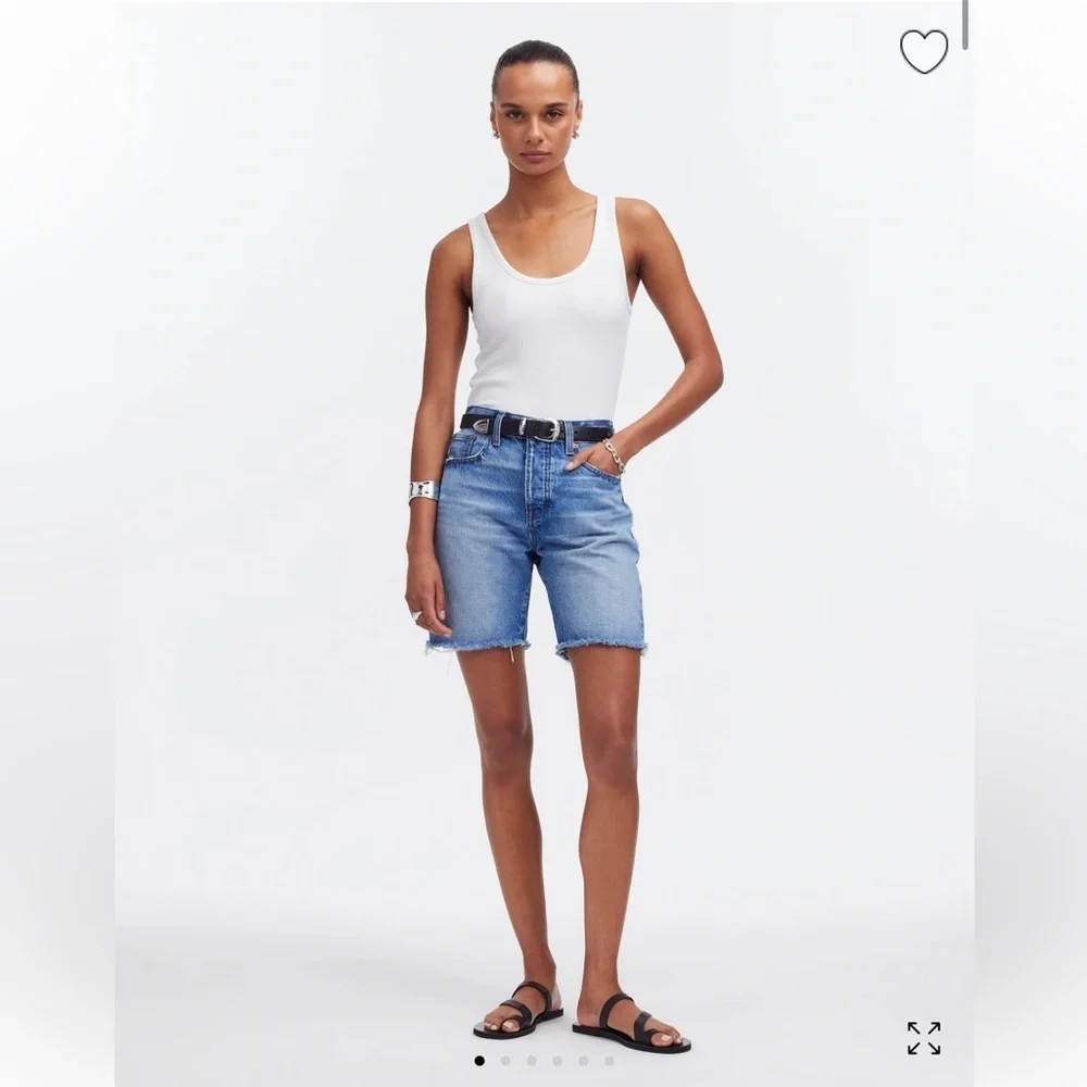 NWT Madewell Long Denim Shorts in Pedersen Wash 26 missing interior button